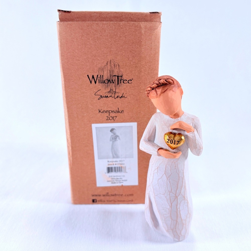 Willow Tree Keepsake‎ 2017 Figurine Forever In My Heart by Susan Lordi